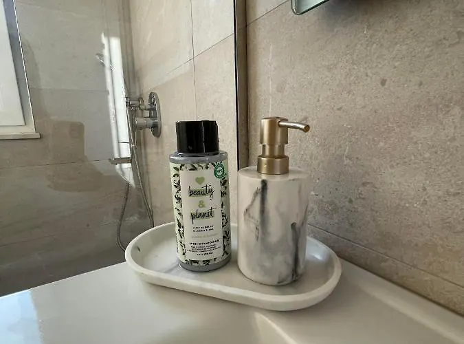 Square Modern Center アパート