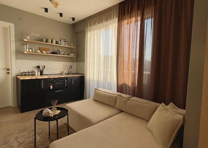 Square Modern Center Apartamento Tirana