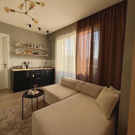 Square Modern Center Apartamento Tirana